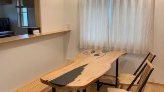 納品のご報告 黒柿一枚板をダイニングに | 一枚板テーブル 家具