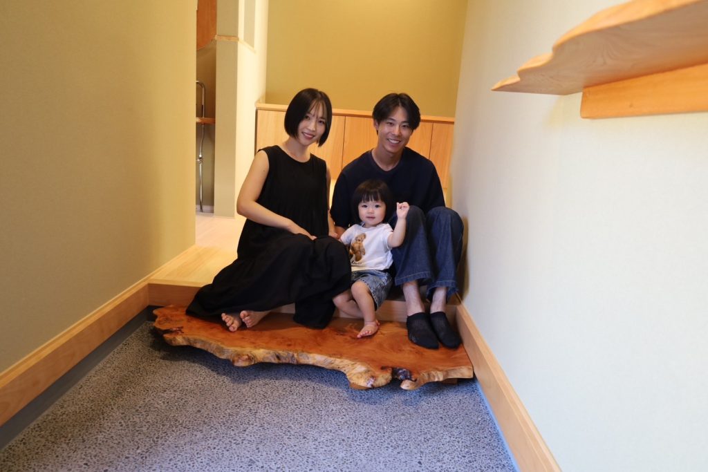 納品のご報告 極上けやきの玄関踏み台 | 一枚板テーブル 家具工房鳳山堂