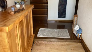 虜になる栃 ボードと踏み台 | 一枚板テーブル 家具工房鳳山堂